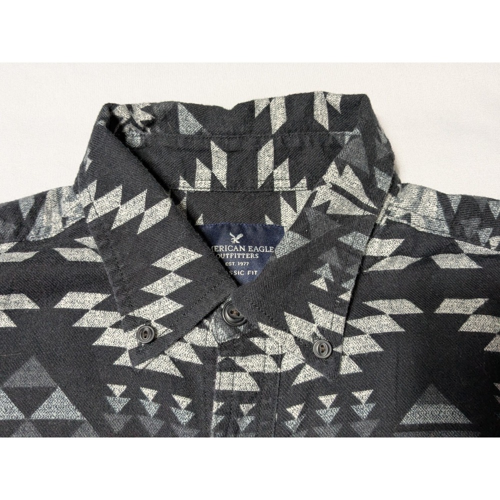 AMERICAN EAGLE CLASSIC FIT Men Medium Black Aztec Southwestern Flannel Shirt - Picture 4 of 16